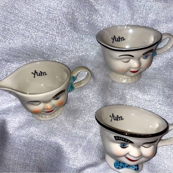 Vintage Baileys Irish coffee mugs, His & Her Winking Face with creamer - Picture 8 of 11